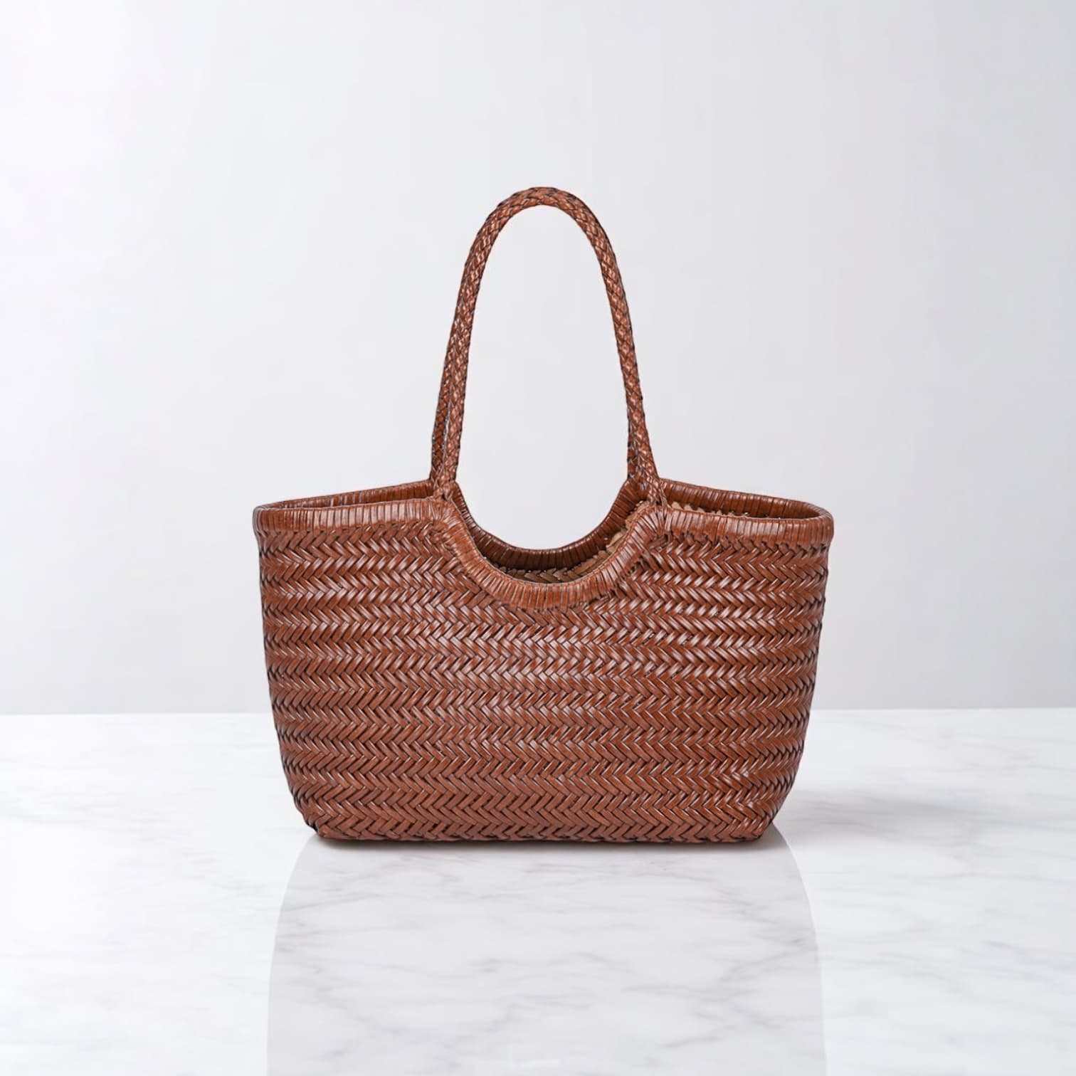 3WAY本革巾着型バッグ 編み込みレザートート 2色展開｜LUVILIA