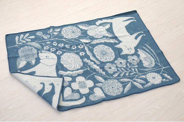 鹿児島睦さんデザインのラプアンカンクリ ブランケット！｜北欧生地