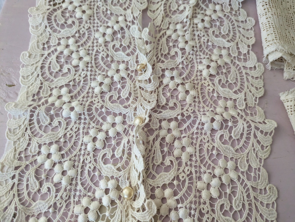 フランスアンティーク カルトナージュボックス入りたっぷりレース