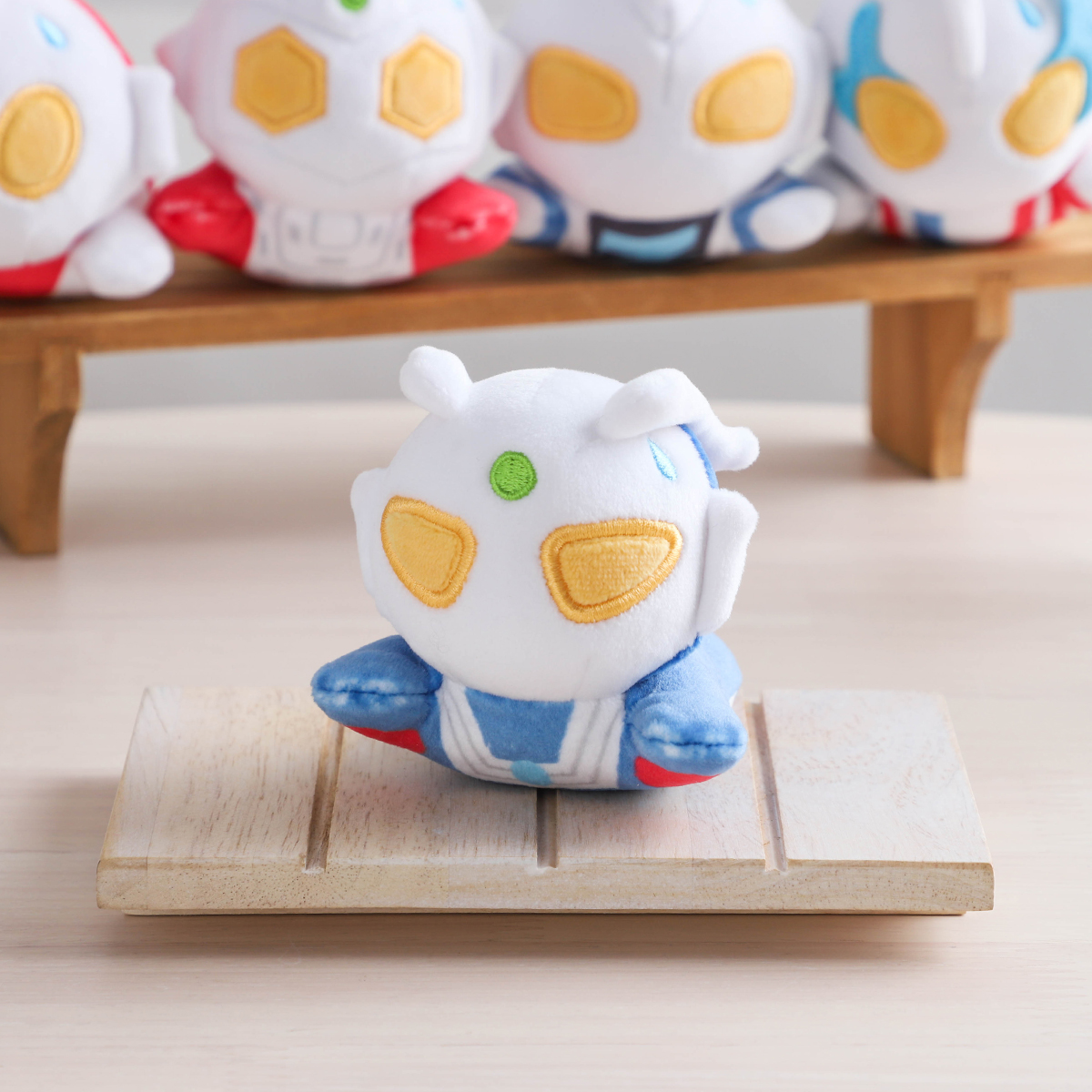 M78ウルトラマン もちもちてのりぬいぐるみ ウルトラマンゼロ 47690