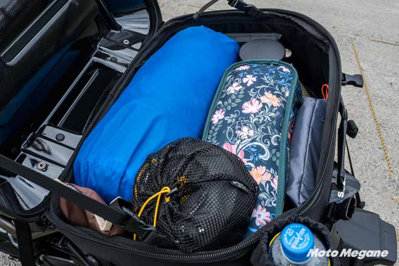 ワークマンのバイク用テント「ミシックツーリングテントAG」設営して