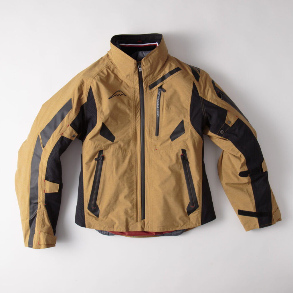 ロンツーにも対応 防寒と動きやすさを兼ね備えたウインタージャケット