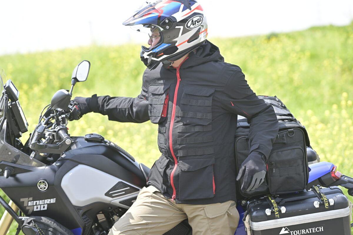 動きやすくて難燃でダートにもキャンツーにもおススメ！焚火の火の粉も