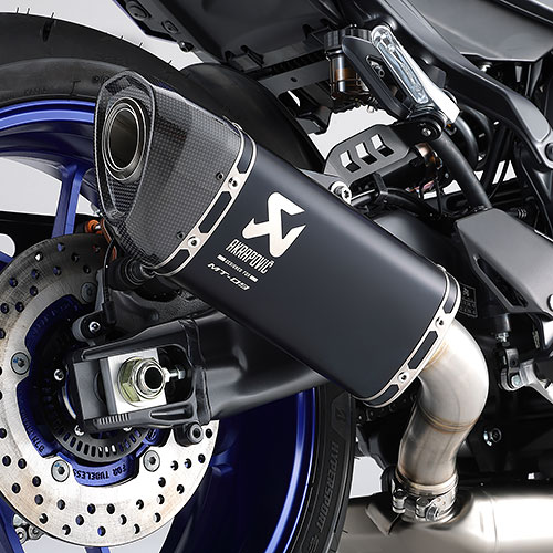 見た目も性能も妥協しない！MT-09/XSR900GP用アクラポビッチマフラー