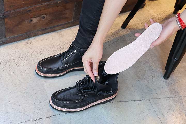 サファリ ブラックウェザータフ（BLACK WEATHER TUFF）の詳細ページ