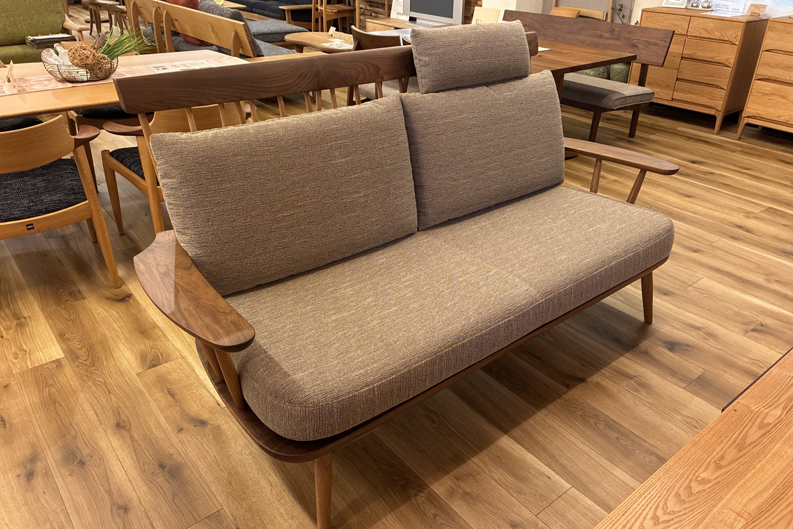 飛騨産業「NEWMCKINLEY（ニューマッキンレイ）」 3Pソファ – 木匠舘