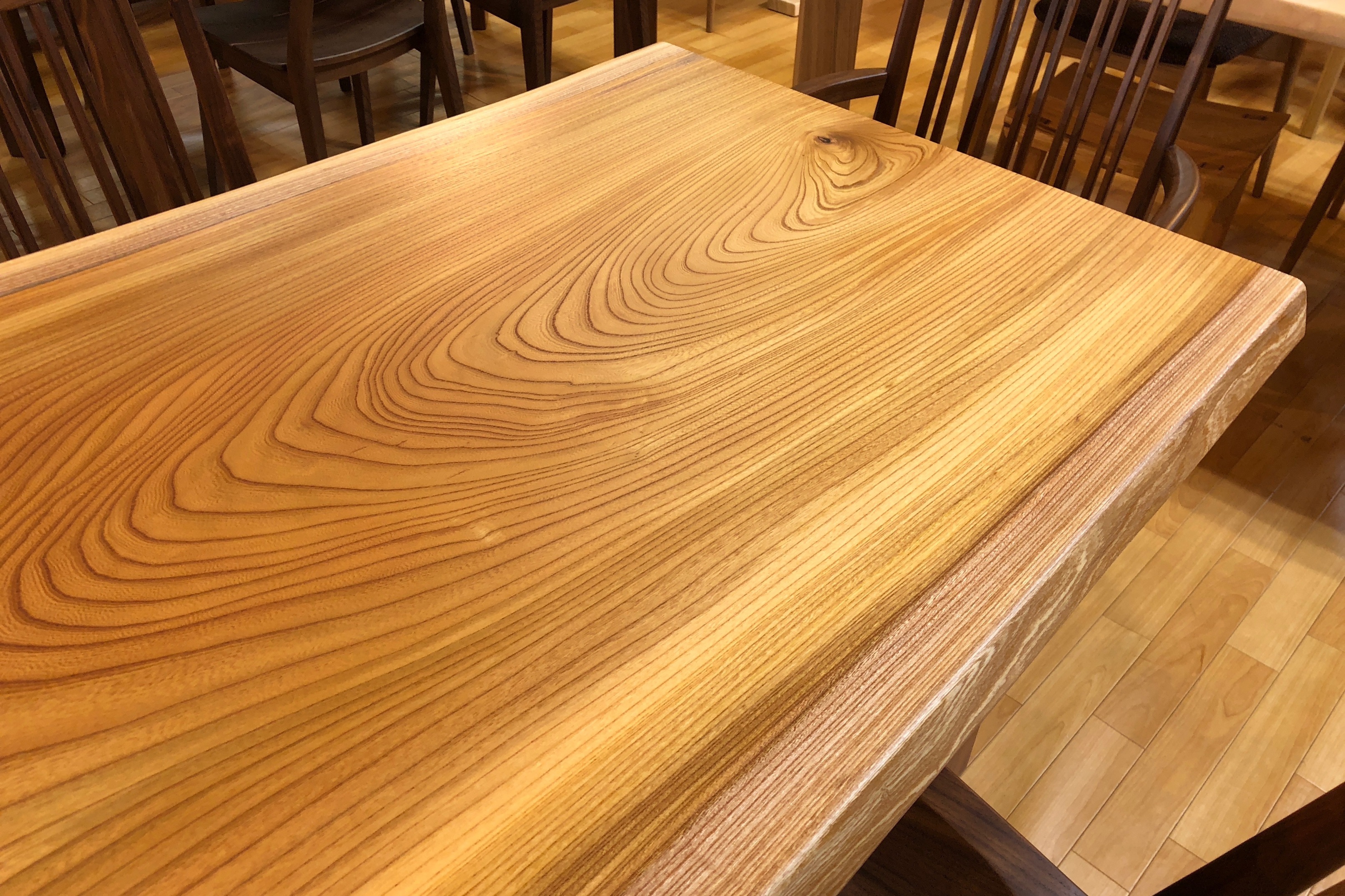 売約済み】欅（ケヤキ）一枚板テーブル（国産/兼用脚付） – 木匠舘