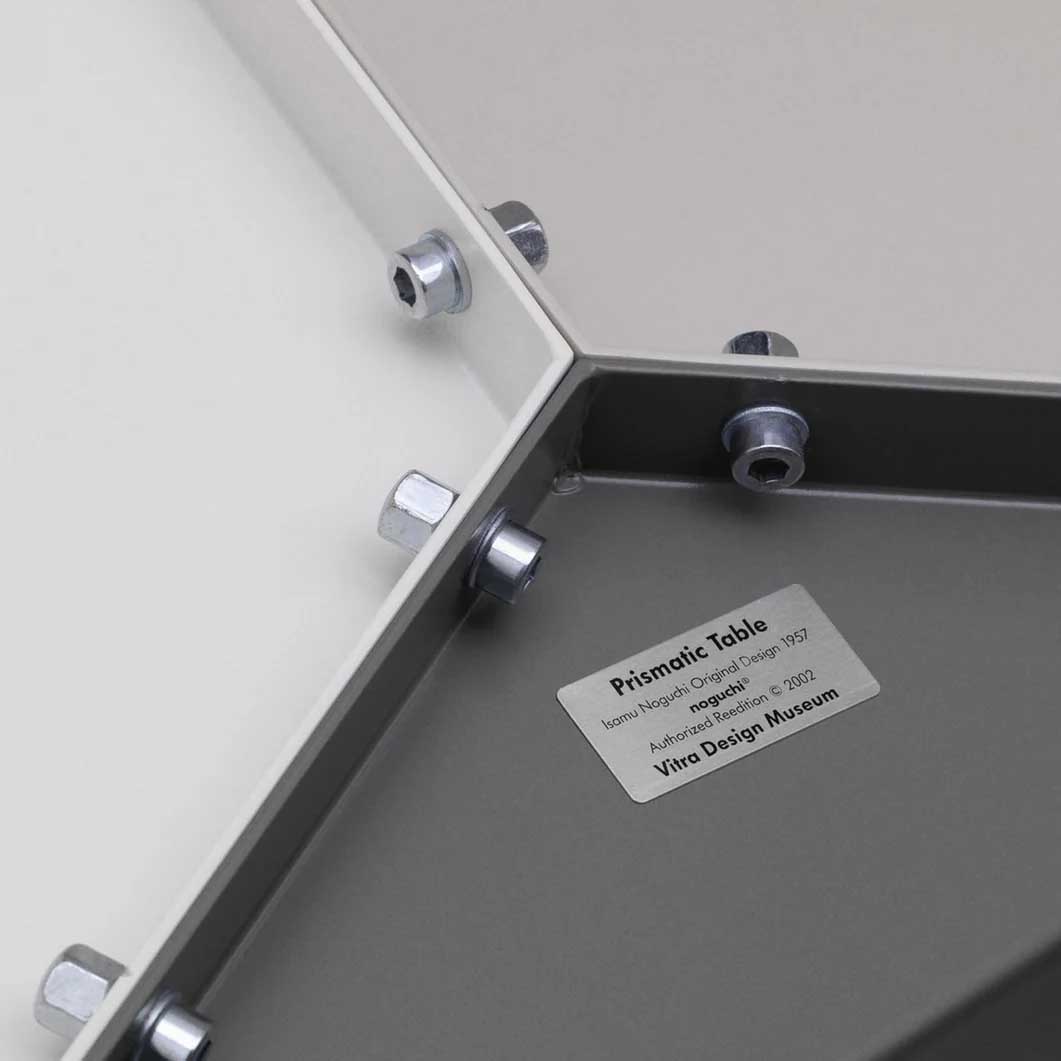 イサム・ノグチ プリズマティック テーブル ライトグレー スリートーン