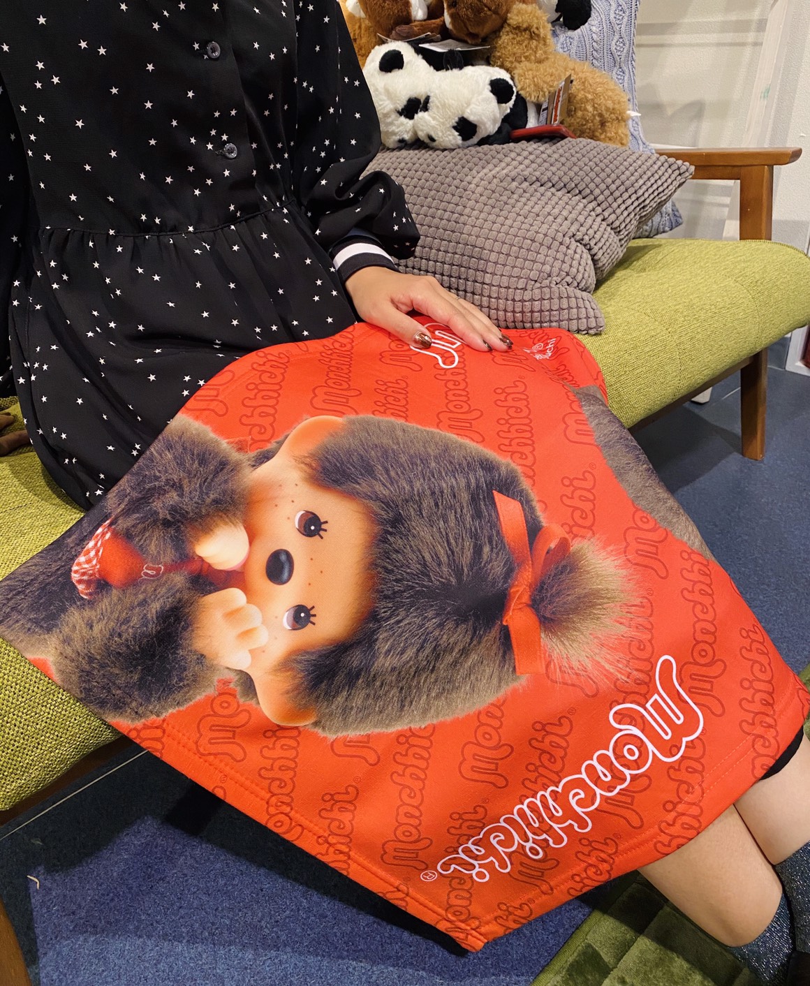 トイステラオ限定ひざ掛けとマグカップが登場！ | モンチッチ