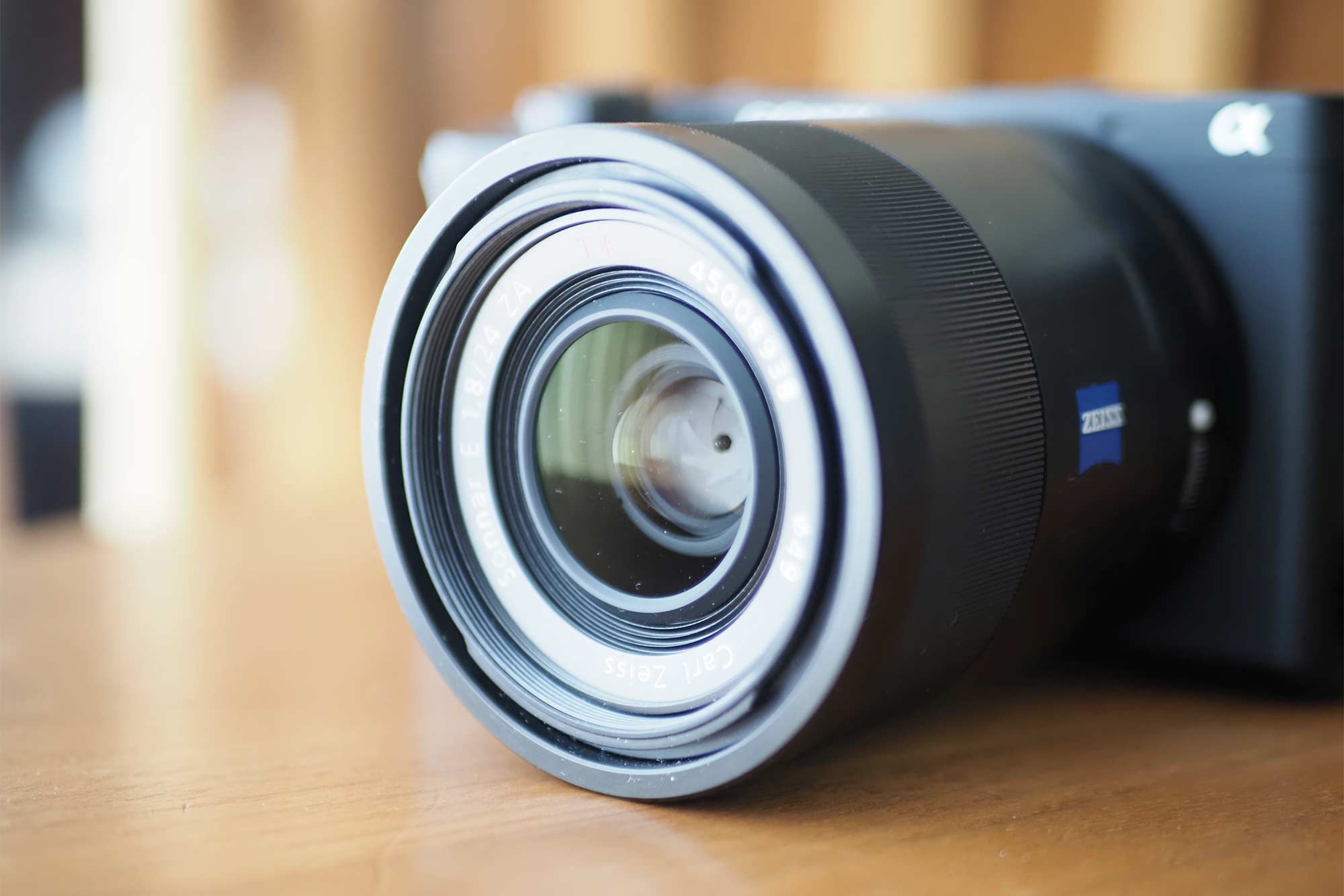 APS-CのEマウントレンズでスナップ撮るなら「Sonnar T* E 24mm F1.8 ZA