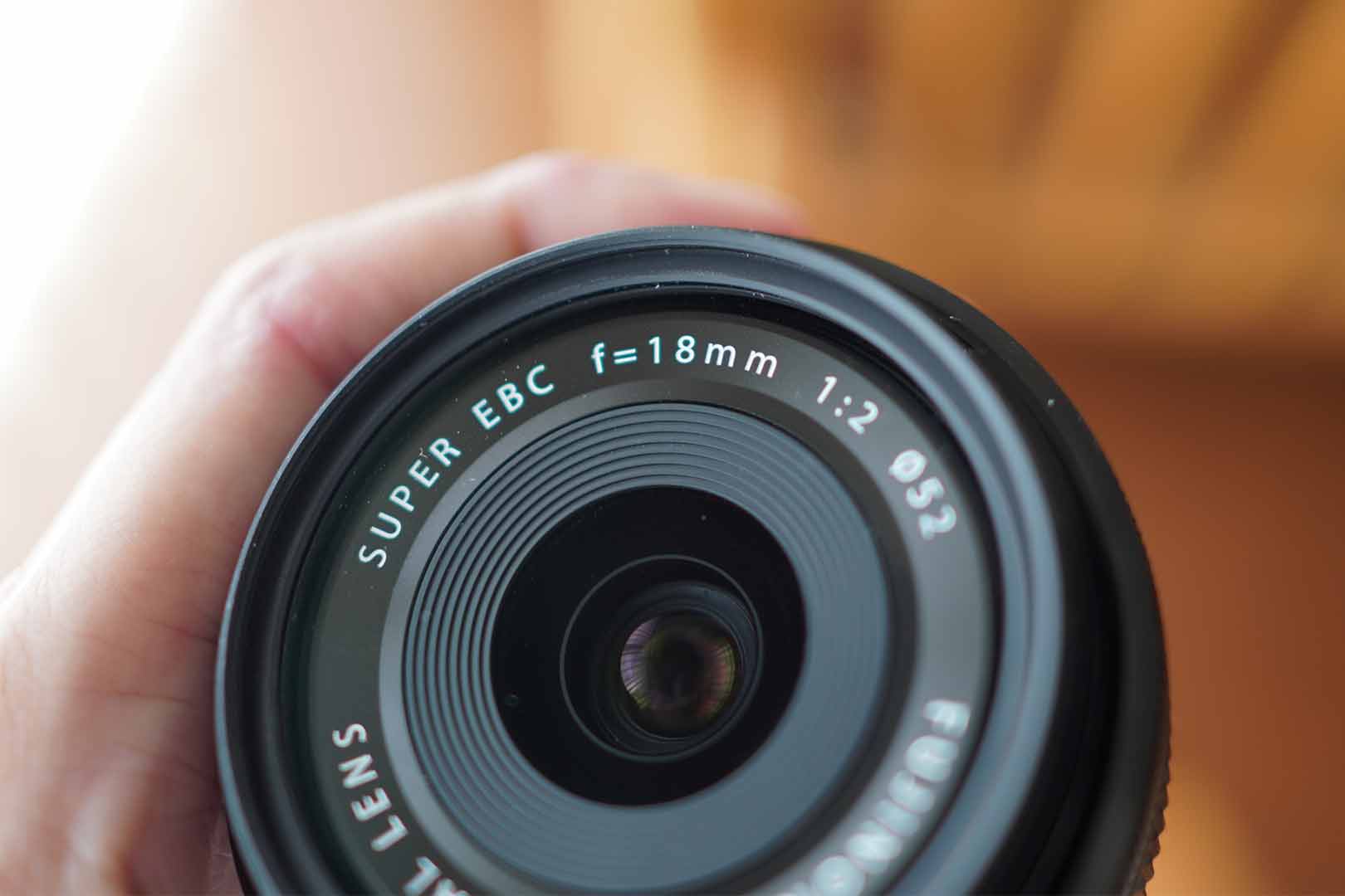 超軽量な“準パンケーキレンズ”「XF18mmF2 R」をレンタルして使ってみた