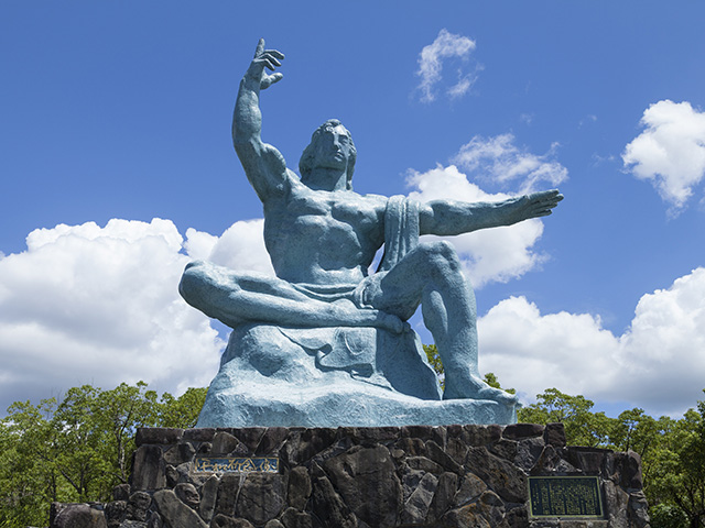 日本を代表する彫刻家・北村西望のブロンズ像／名古屋刀剣博物館