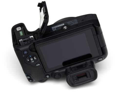 おすすめのメモリーカード： キヤノン EOS R10 | メモリーカード先生