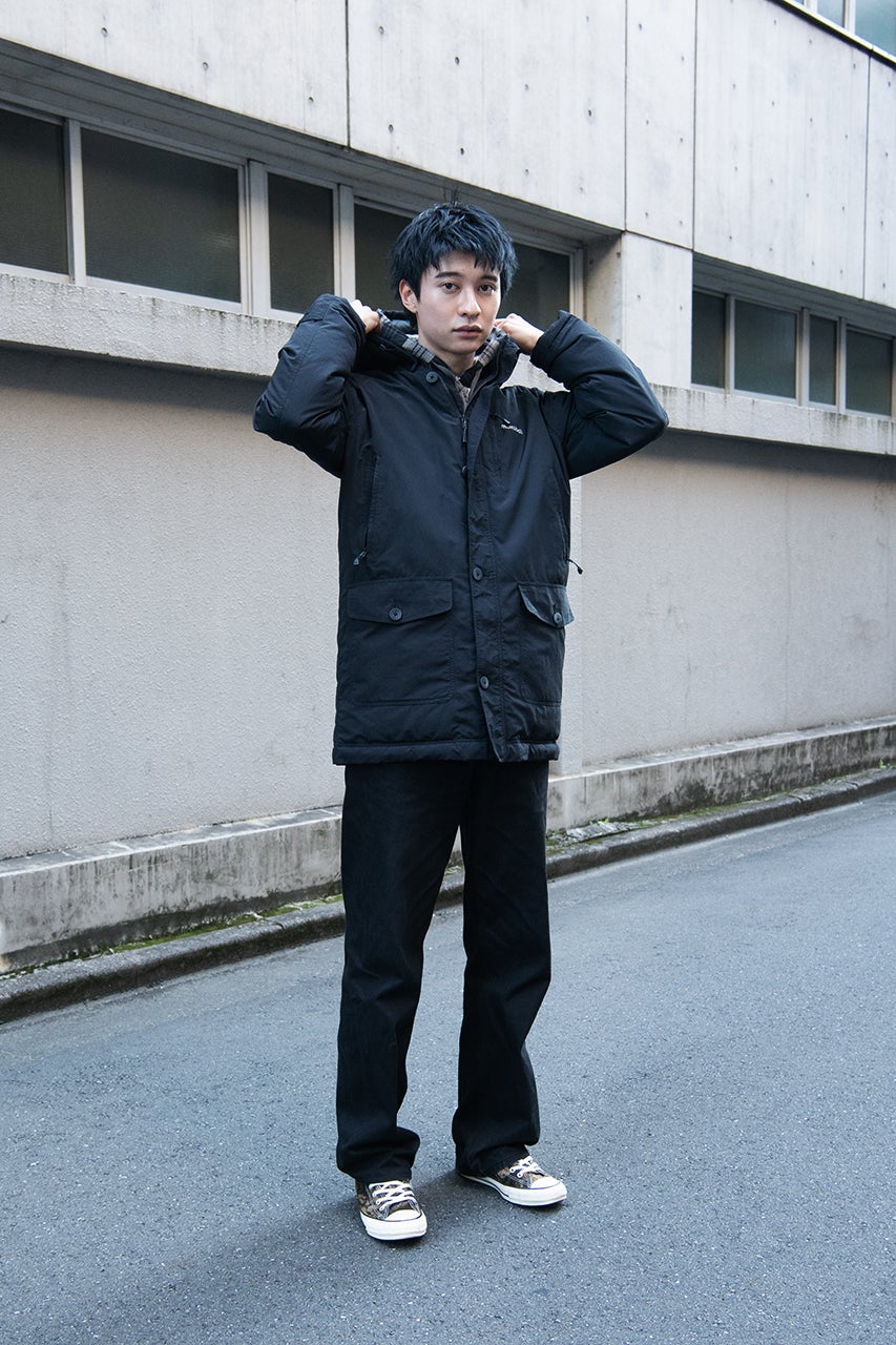 モンベルの新作「黒ダウン」の正解着こなし。シンプルになりすぎない