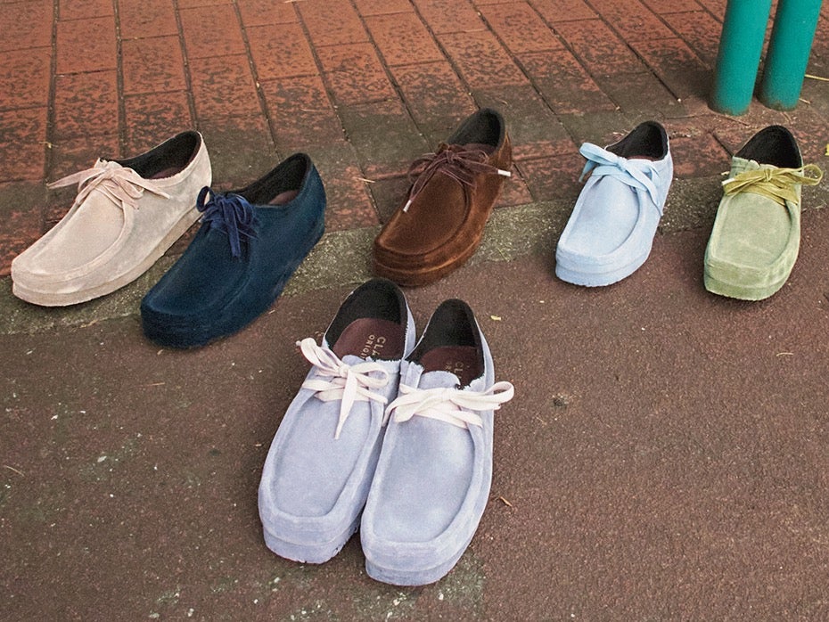 不朽の名作クラークス「ワラビー」の別注、「デサント オルテライン