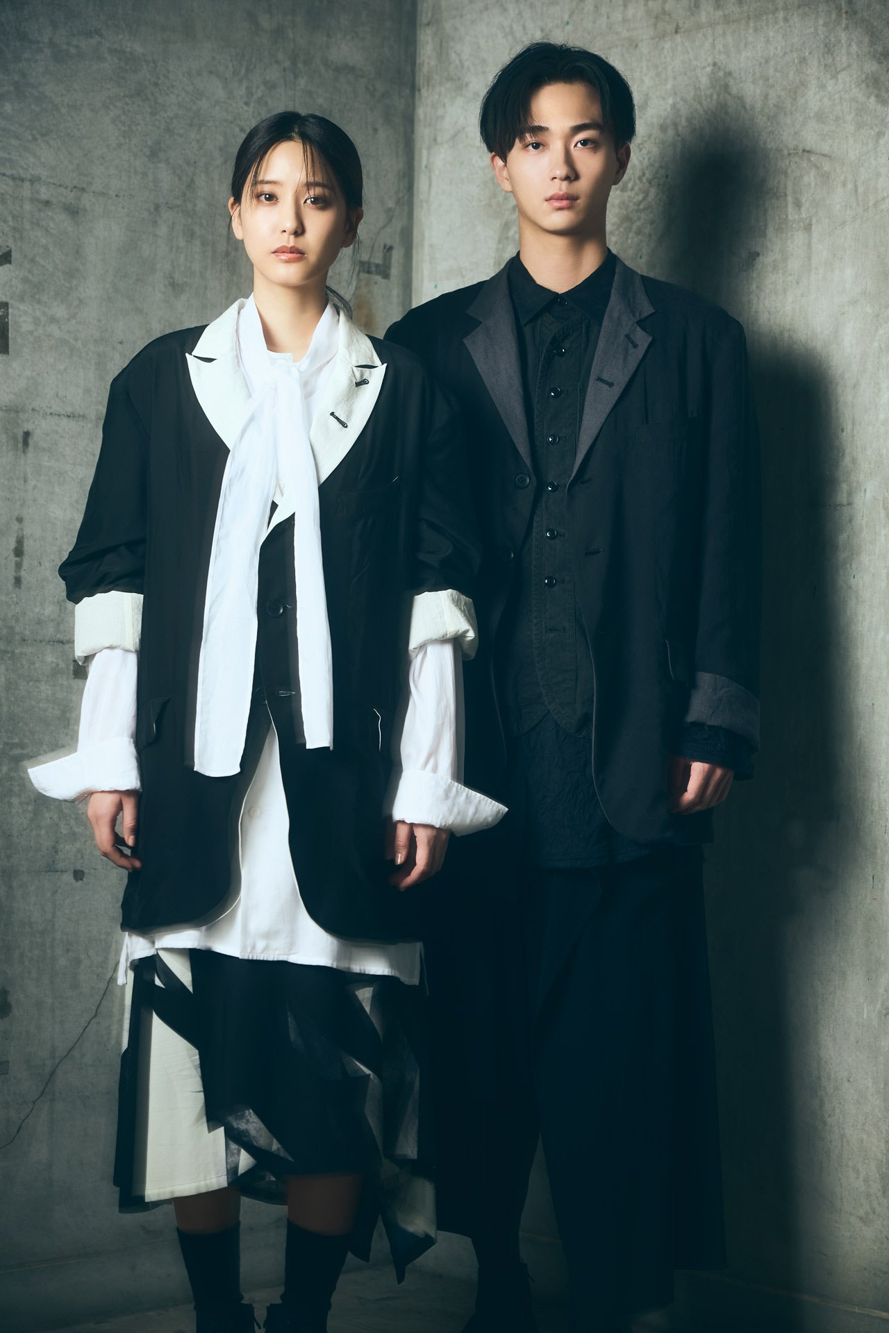 野村康太と山崎紘菜が、ヨウジヤマモト「Ground Y」26年春夏