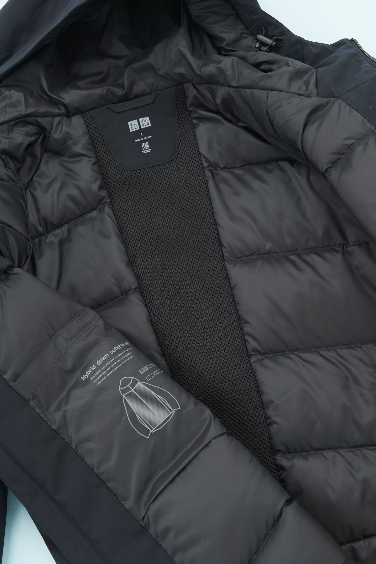 ユニクロ」の最強黒ダウンの正解着こなし。シンプルなアイテムは