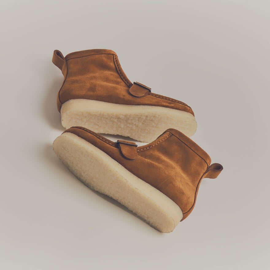 ワラビー」がハイキングシューズに！ クラークス×エンド×ビームス