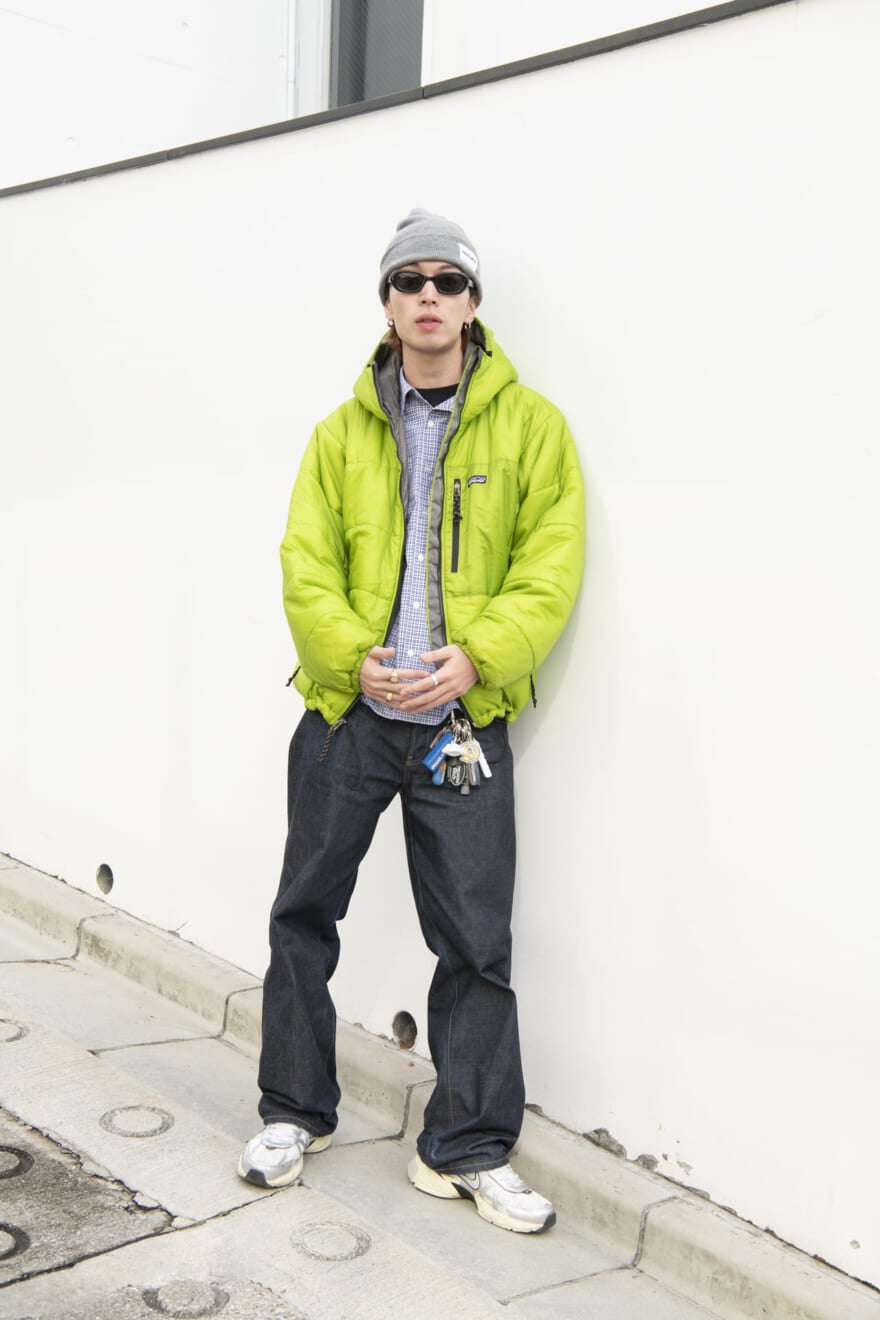 パタゴニア」の“ダウンじゃないほう”の中綿アウターでカラーを効かせ