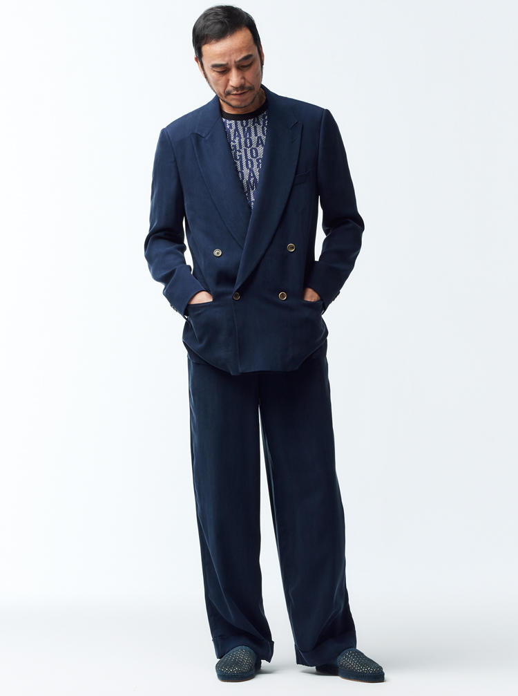 ジョルジオ アルマーニのソフトスーツが表現する、優美な男らしさとは