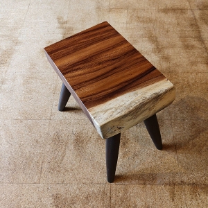 天然木 東京 新宿 東五軒町店展示 欅（けやき・ケヤキ）材 一枚板