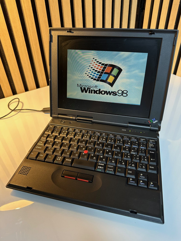 IBM ThinkPad 240 Series - MacDat