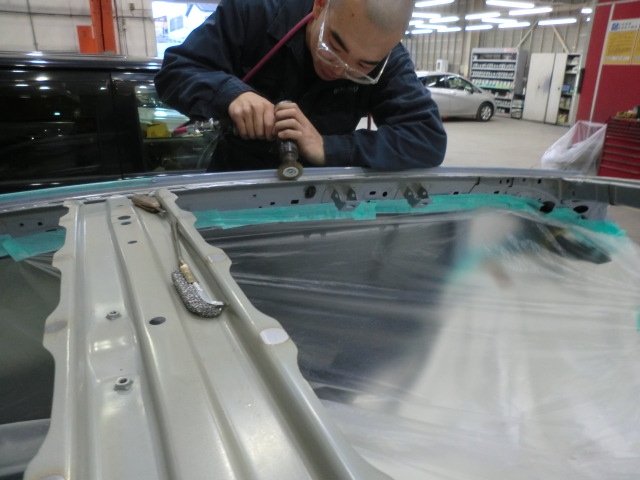 町田 横浜の格安板金1.3万円！町田 横浜で車傷修理