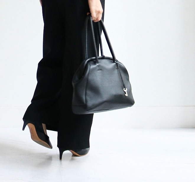 Q&A・荷物はどのくらい？「お仕事編」│しっくりバッグ - MADRIGAL