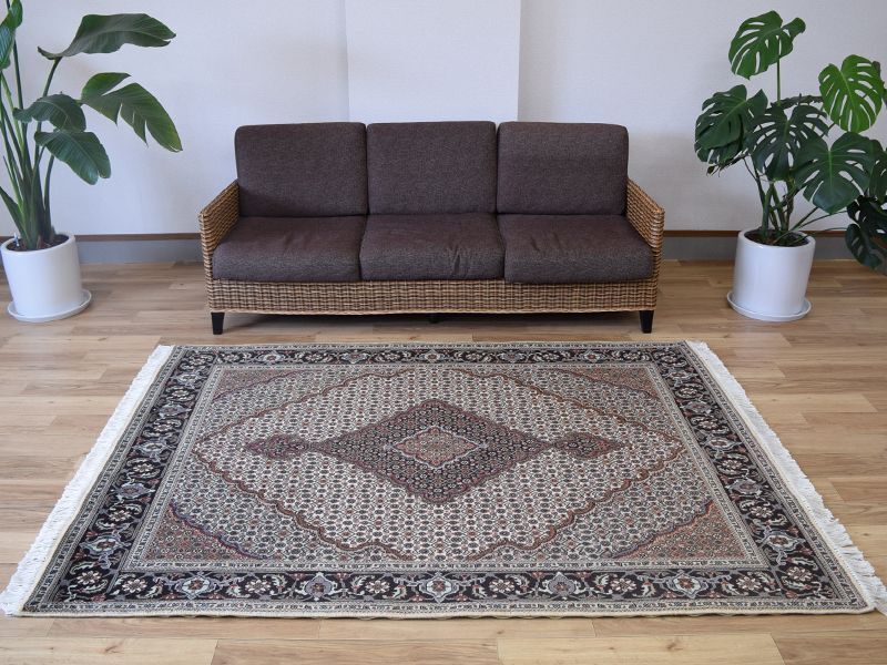 ペルシャ絨毯｜魔法のじゅうたん｜通販・メンテナンスは全国対応