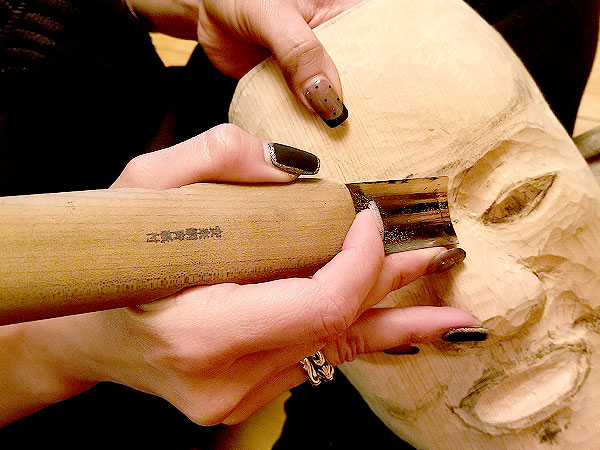 能面工房】金剛流能楽一家の工房へ！“鬼”を生み出す女性能面師の世界