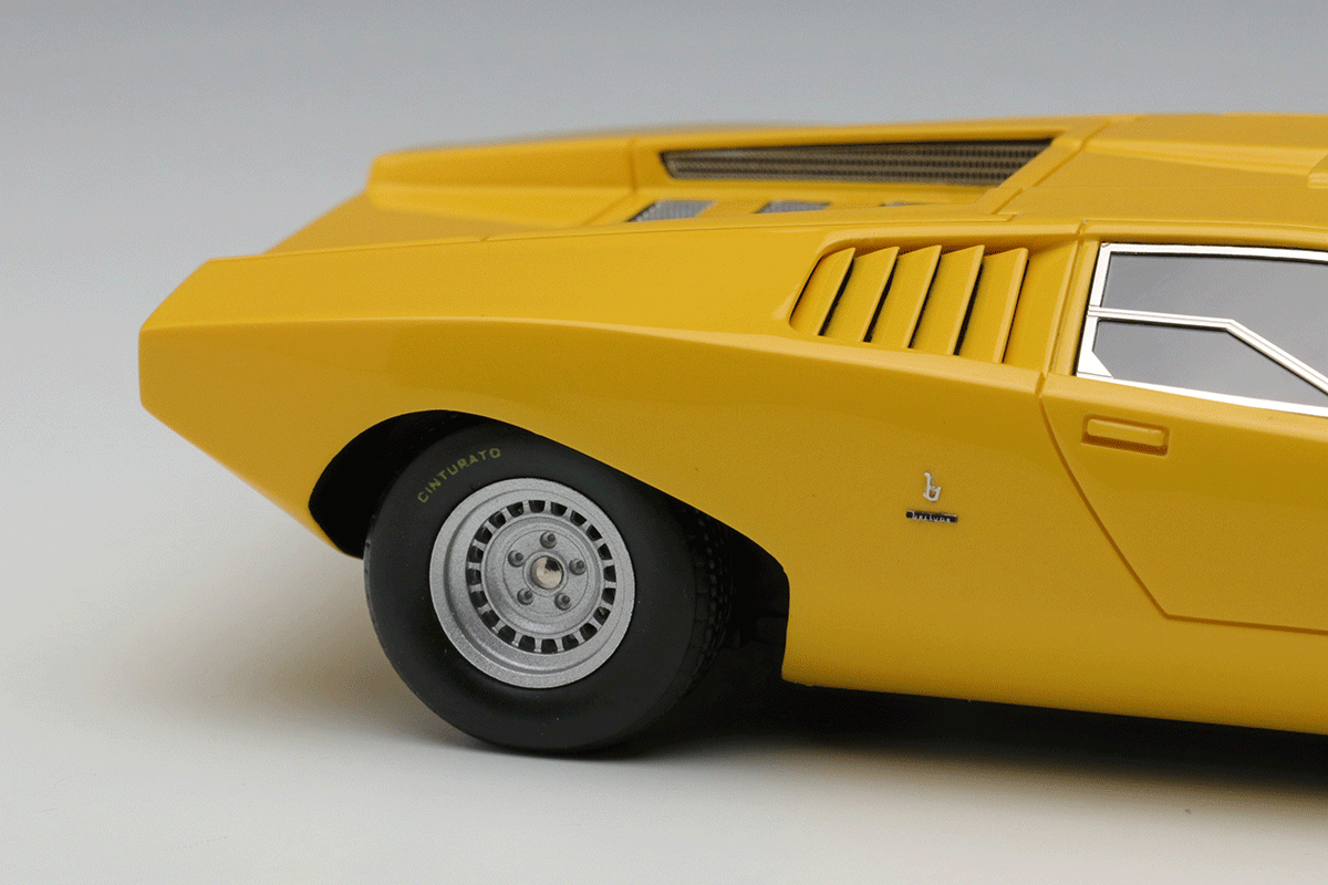 Make Up Co., Ltd. / Lamborghini Countach LP500 Bertone 1971