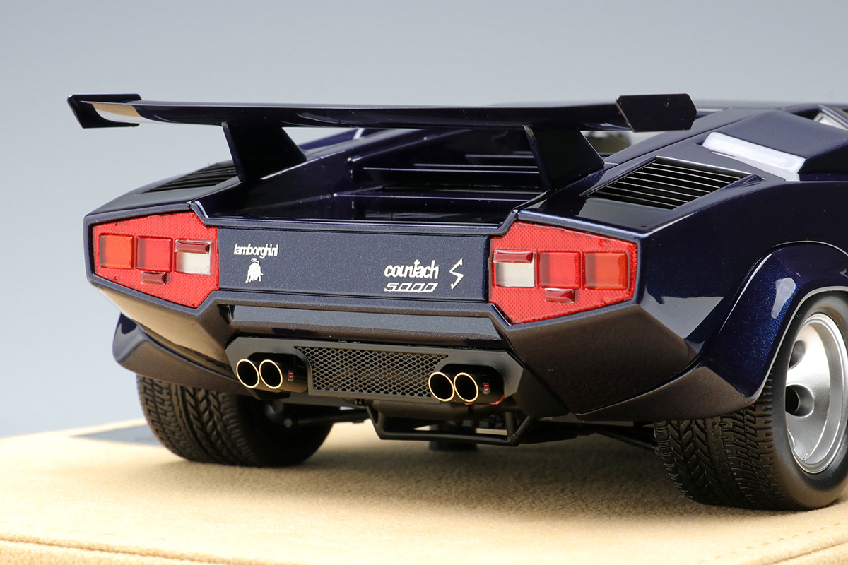 Make Up Co., Ltd. / Lamborghini Countach LP5000S 1982 with Rear Wing
