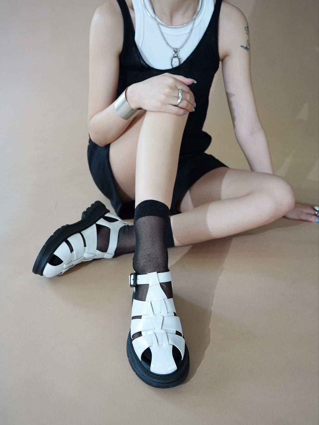 531148 グルカストラップサンダル