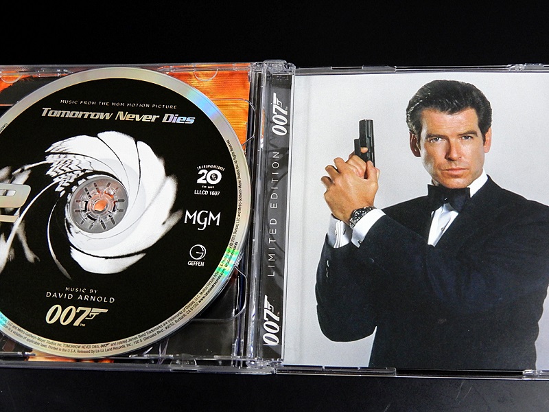 007/トゥモロー・ネバー・ダイ』2枚組エクスパンデッド盤サントラを