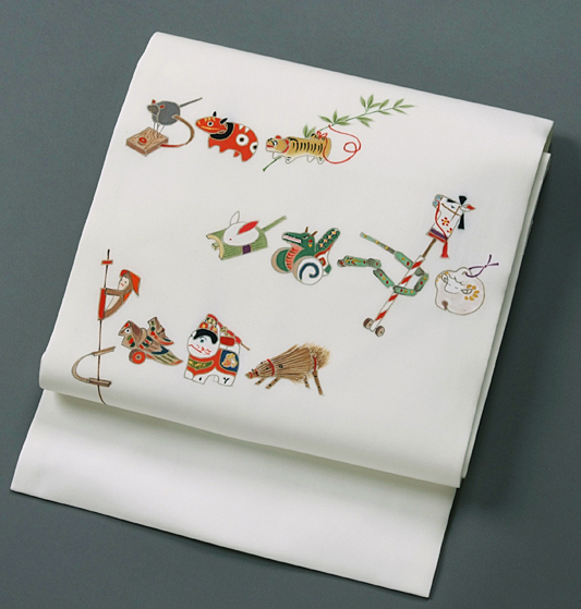 塩瀬名古屋帯＊干支玩具