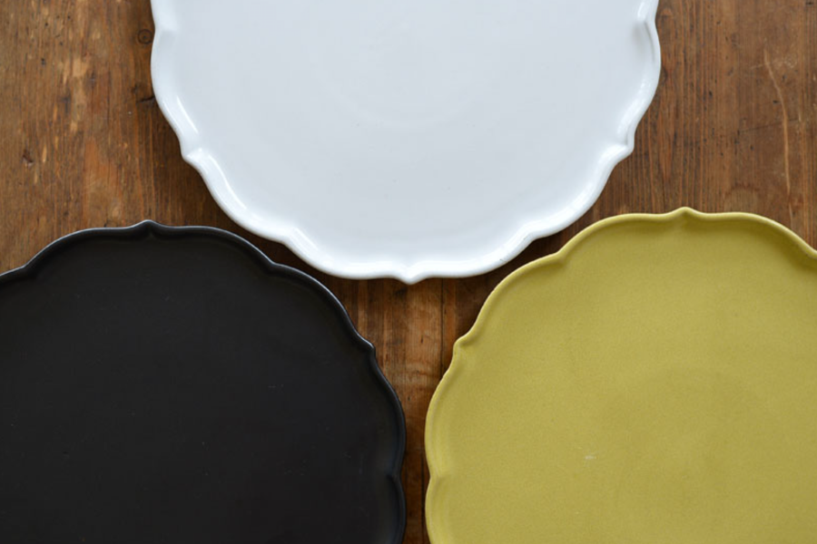 レコメンド :: 植物モチーフの器 :: 風花(かざはな) 250プレート