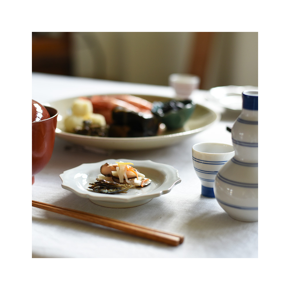 ギフトセット :: 新築・新居・引越し :: 小さな三段重と取皿2枚の