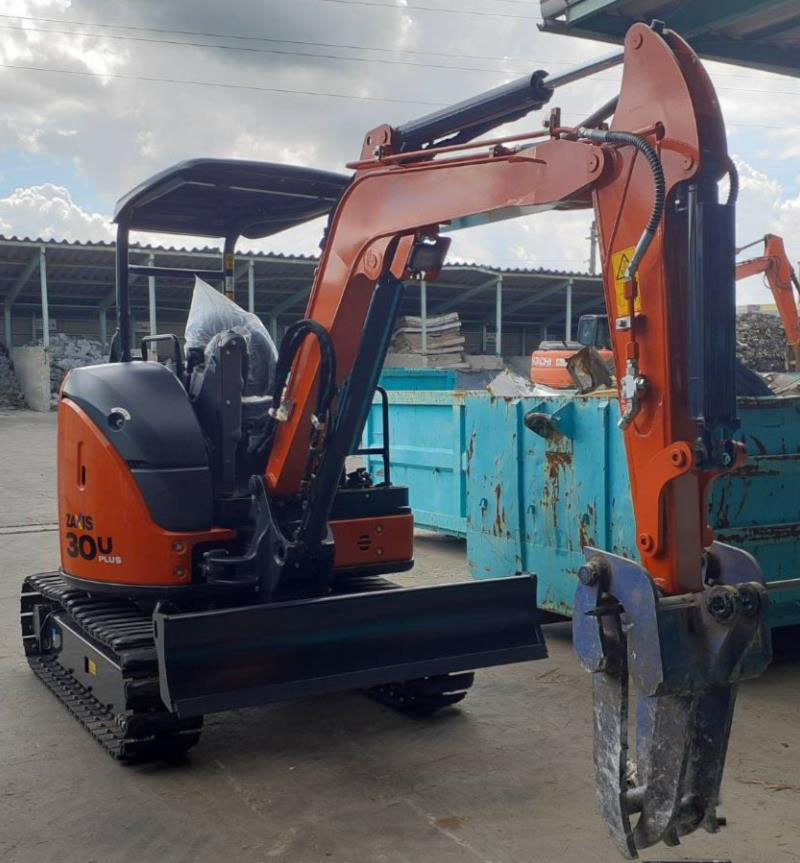 日立ミニショベル 「ZX30U-5B」 新車納車させていただきました