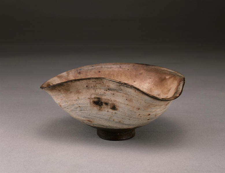 刷毛目茶碗 銘 灣月 - MIHO MUSEUM