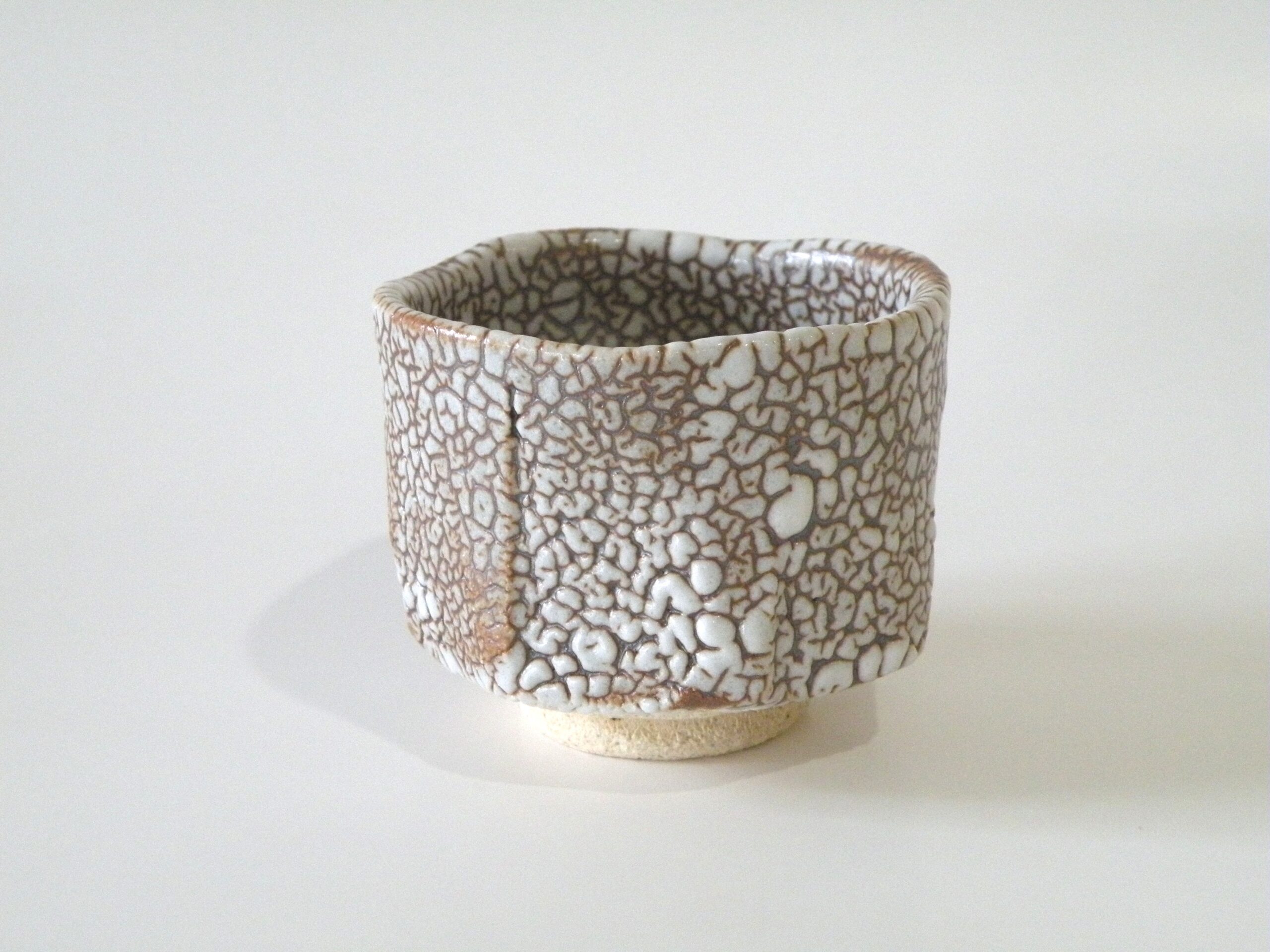 美濃焼伝統工芸品協同組合 | 鼠志野ぐい呑 木箱