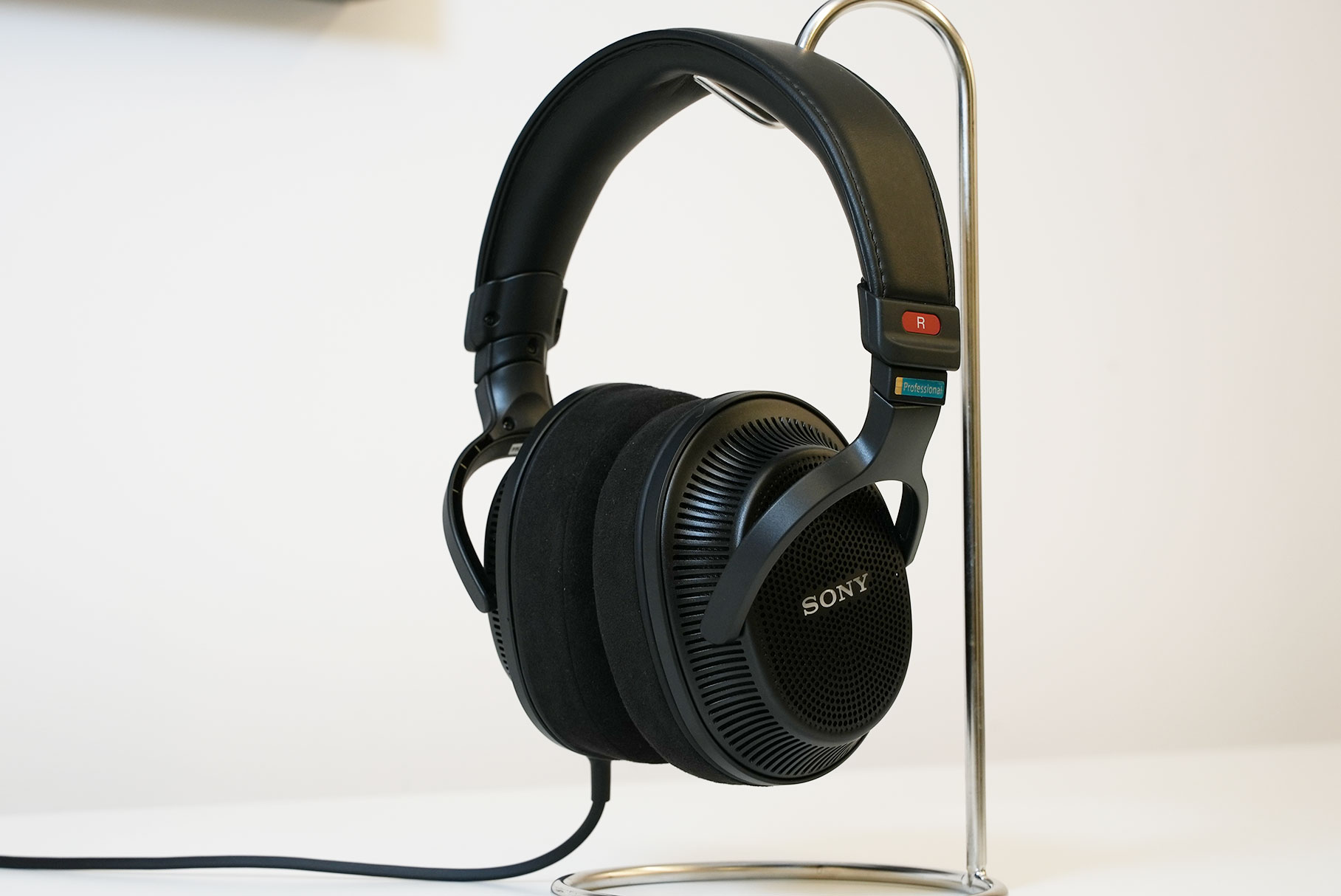 スタジオを持ち歩く？イマーシブ時代のリファレンスヘッドフォンSONY