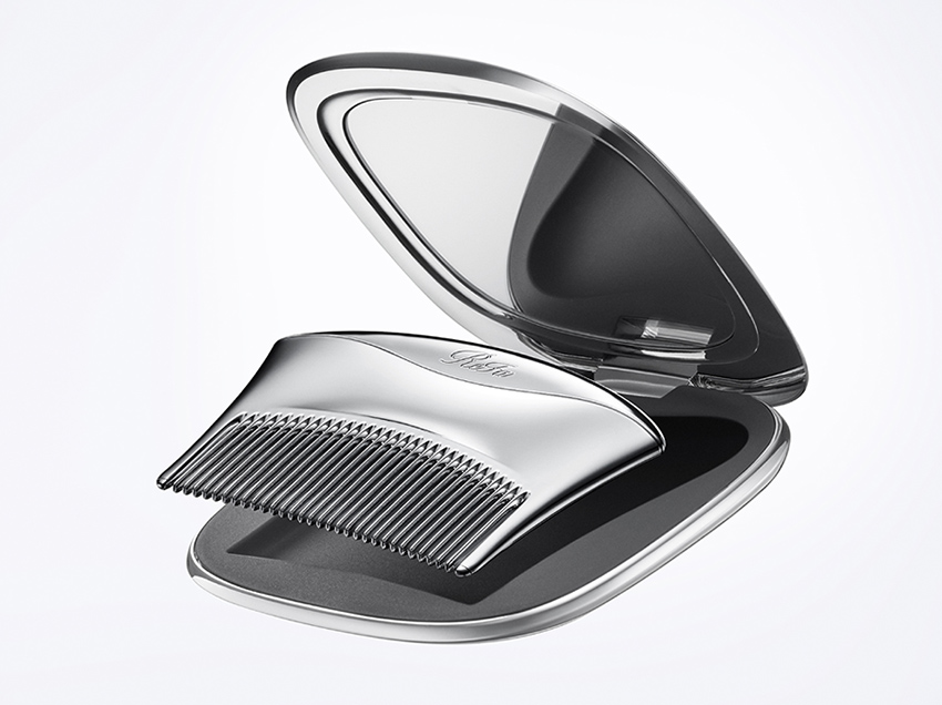 上品にきらめくコンパクトで、ツヤあふれる髪をどこででも。「ReFa