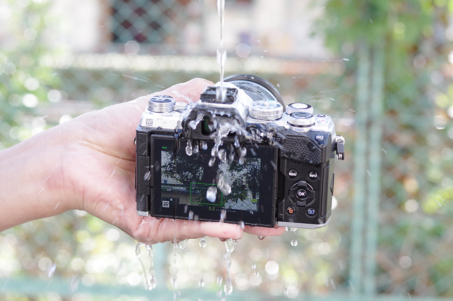 ミラーレス一眼 OLYMPUS OM-D E-M5 Mark III 使ってみた