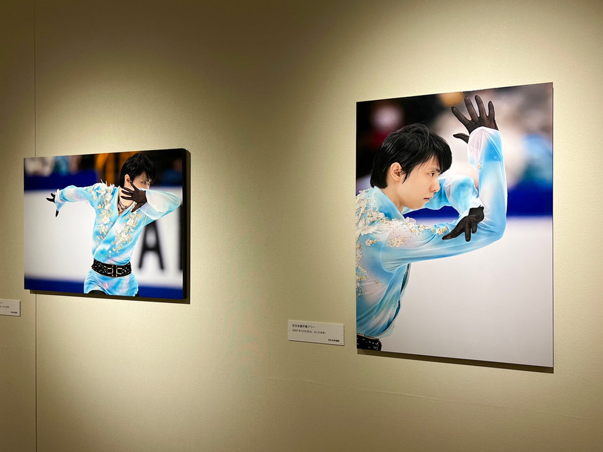 4回転半への挑戦「羽生結弦展2022」が開幕 ― 日本橋髙島屋 | ニュース