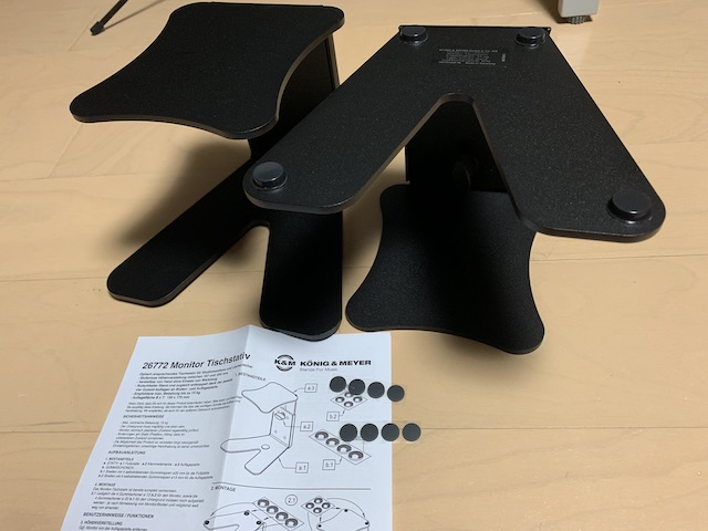 質実剛健なデスクトップ型モニタースピーカースタンド！ K&M