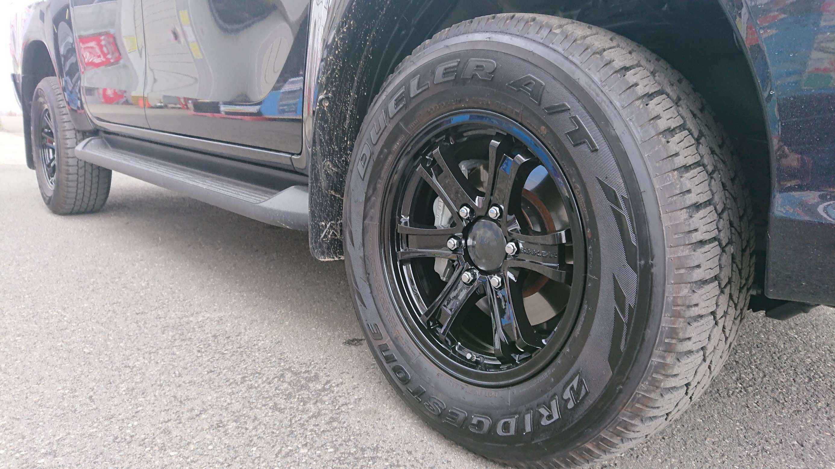 納車前にお取り付け ハイラックス スタッドレスタイヤ＆ホイール