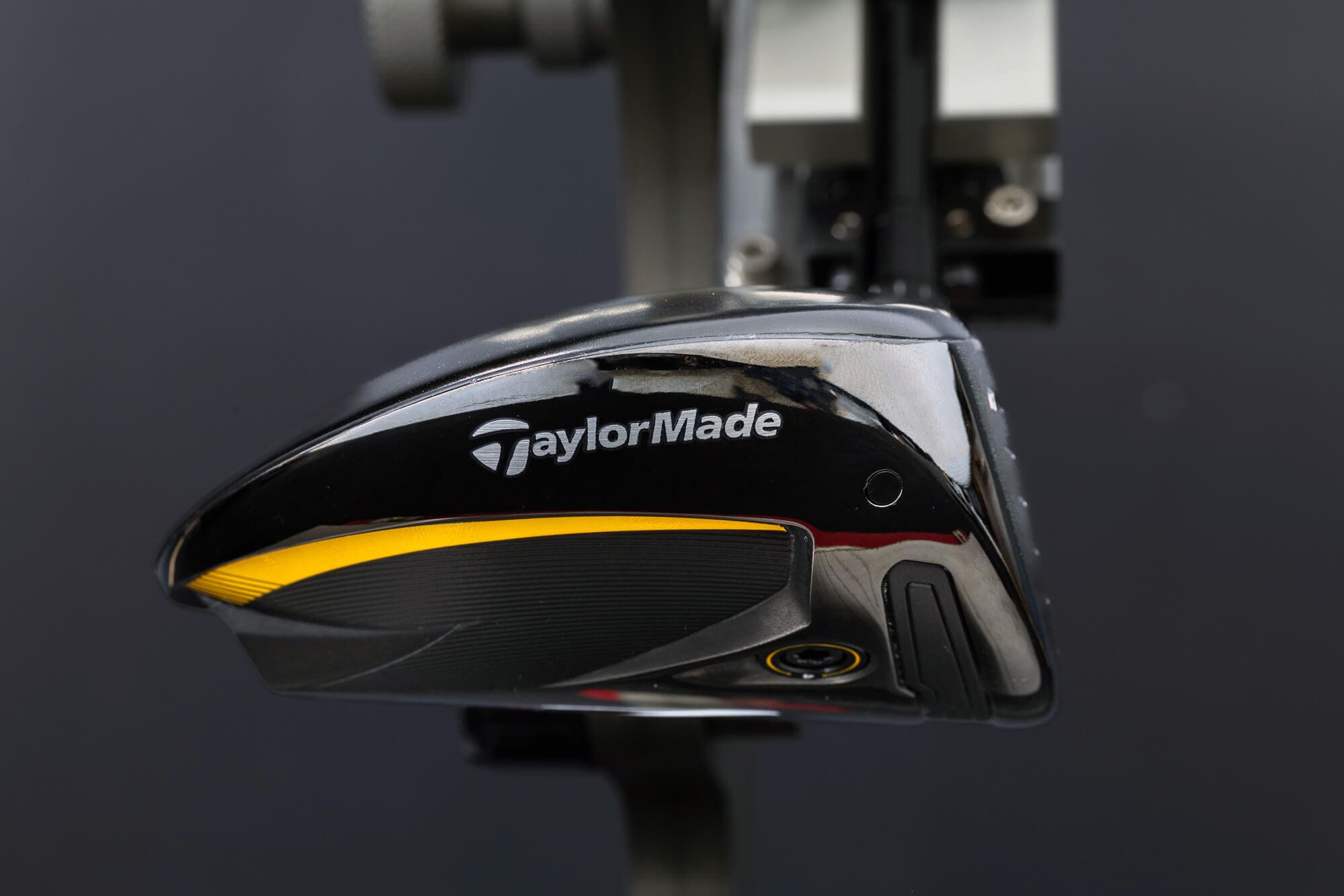 テーラーメイド「r7 QUAD MINI」登場！名器の魂を受け継ぐ最新ミニ