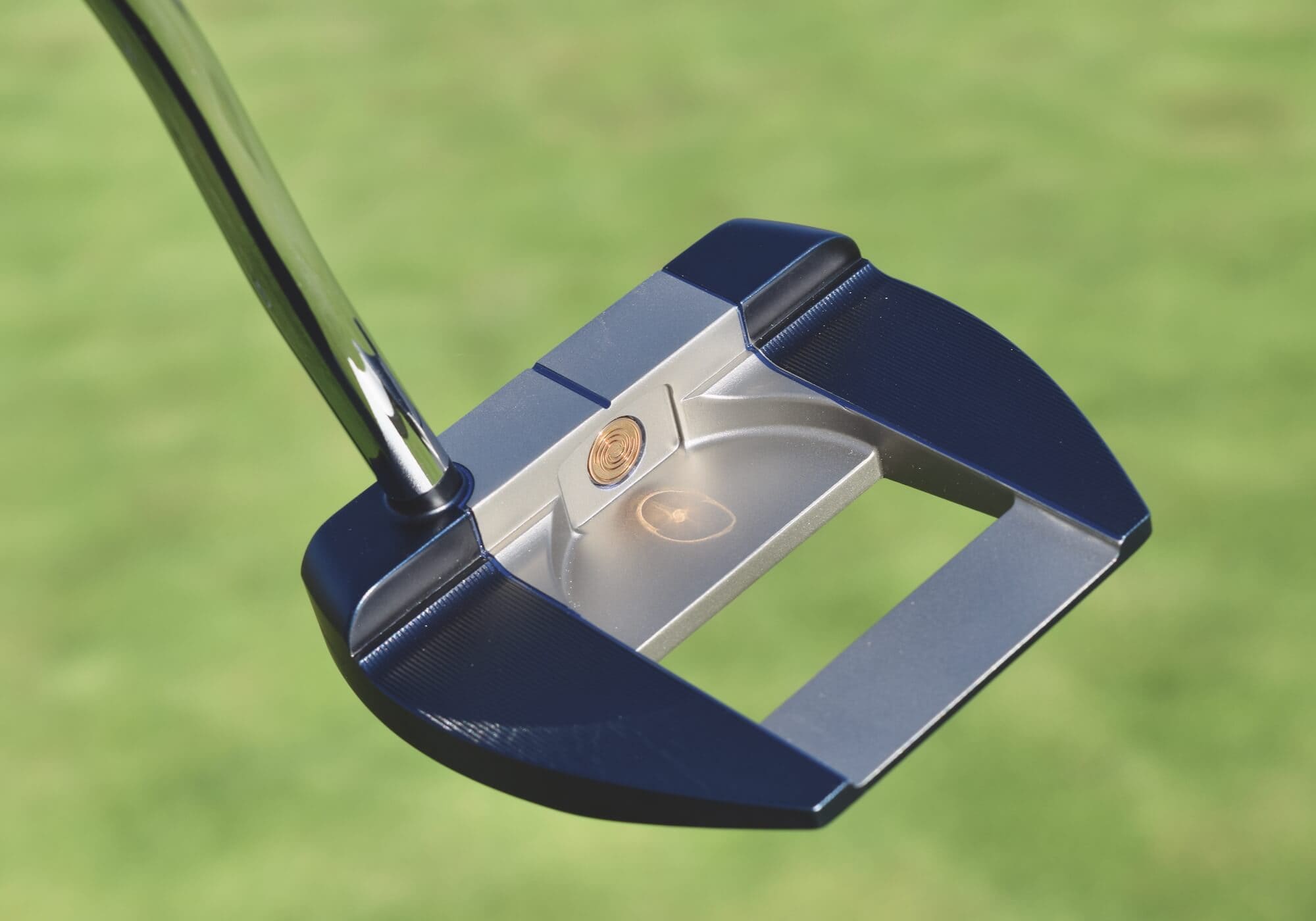 2025年オデッセイ最新パター完全ガイド！「AI-ONE SILVER