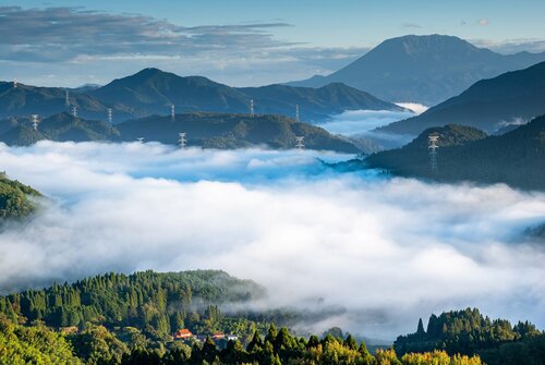 山間に雲海広がる 日野・明地峠 | 日本海新聞 NetNihonkai