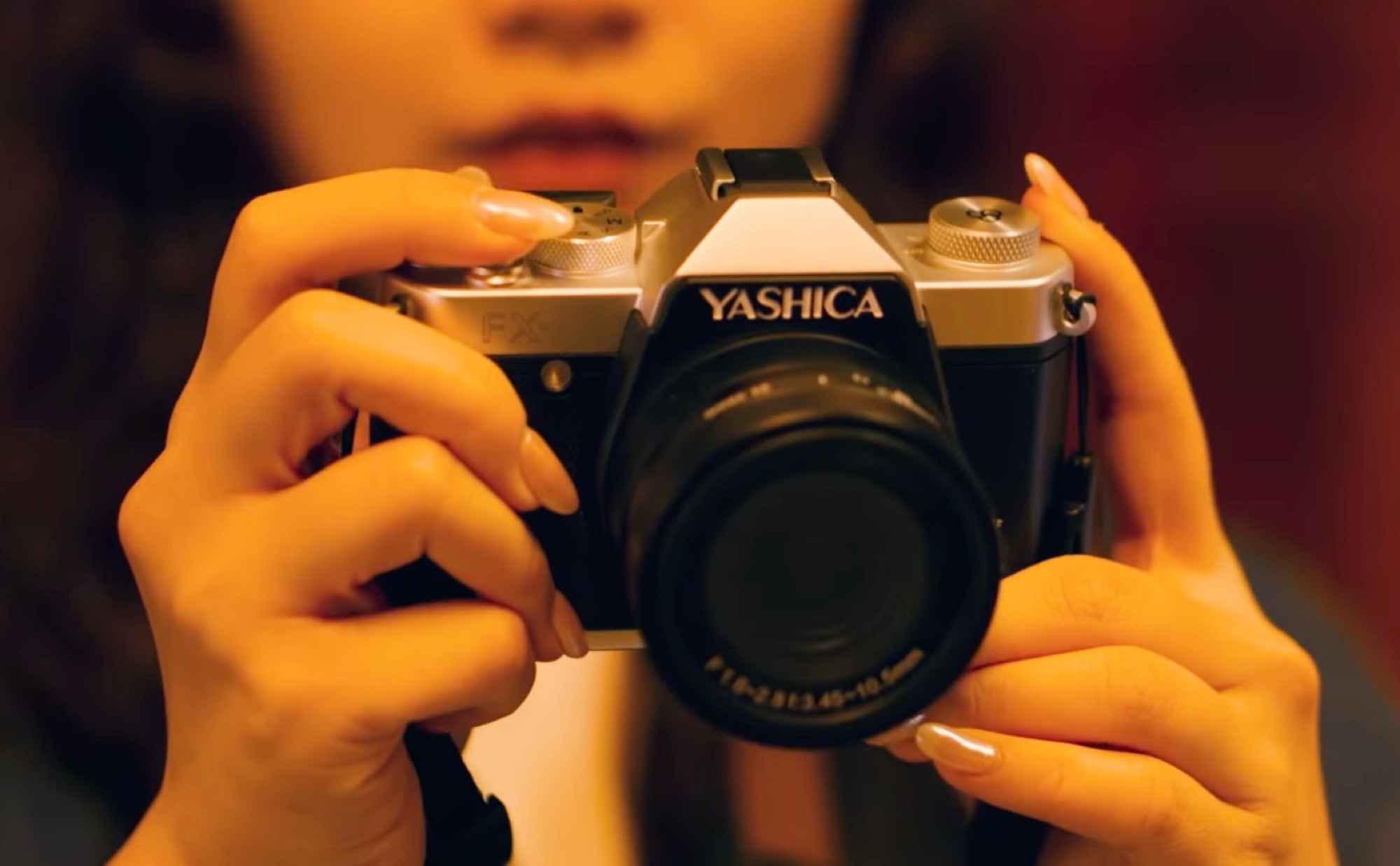 Yashica FX-D S300: Compact camera combines retro design with EVF